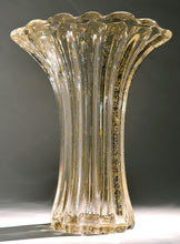 Load image into Gallery viewer, AURATI Murano Glass Vase